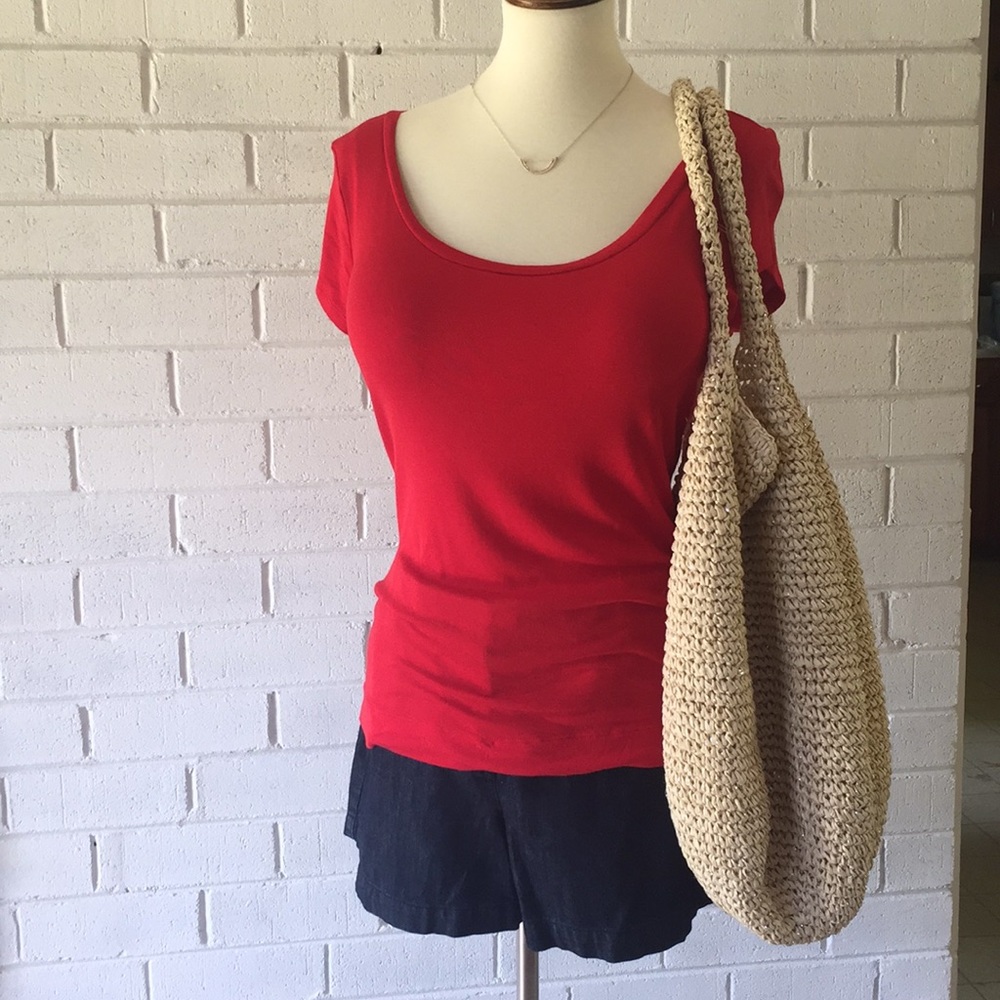 Hot Luxe Limited Red Top w/wide-neck